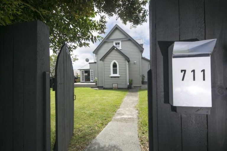 Photo of property in 2 Church Street, Swanson, Auckland, 0612