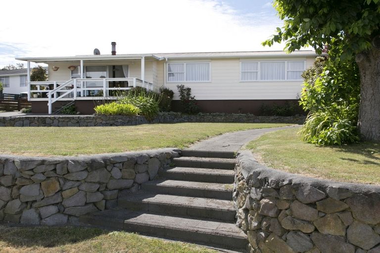 Photo of property in 17 Kinder Street, Acacia Bay, Taupo, 3330