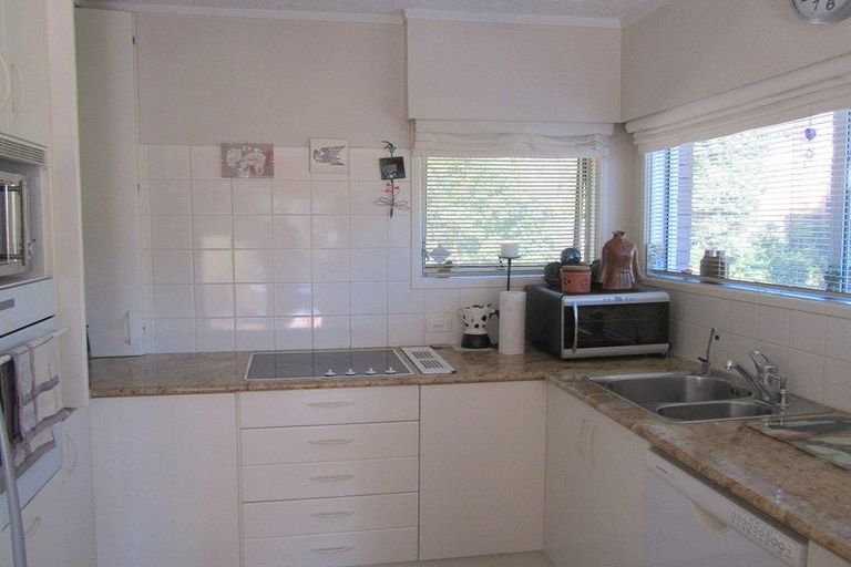 Photo of property in 1/36 Saddleback Rise, Murrays Bay, Auckland, 0630
