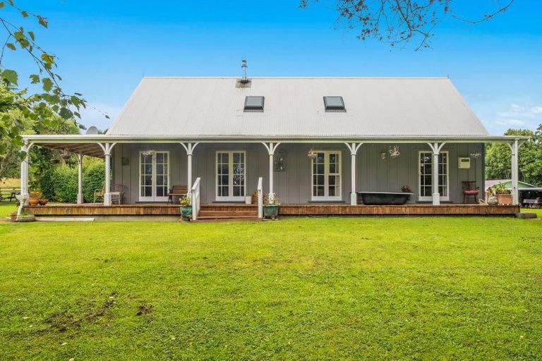 Photo of property in 154 Gear Road, Te Horo, Otaki, 5582