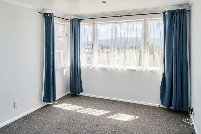 Photo of property in 29 Aberfeldy Street, Cannons Creek, Porirua, 5024