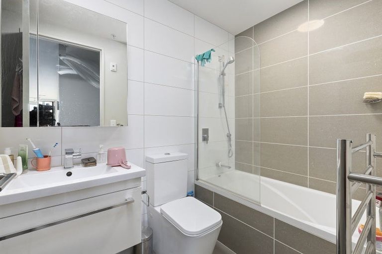 Photo of property in Masina Apartments, 312/80 Riddiford Street, Newtown, Wellington, 6021