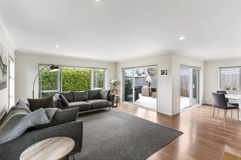 Photo of property in 135 Vipond Road, Stanmore Bay, Whangaparaoa, 0932