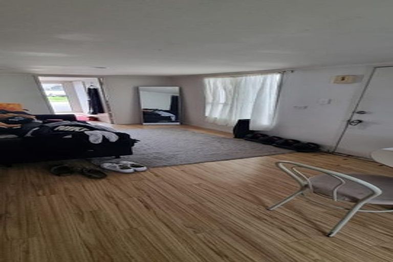 Photo of property in 43 Beeston Crescent, Manurewa, Auckland, 2102