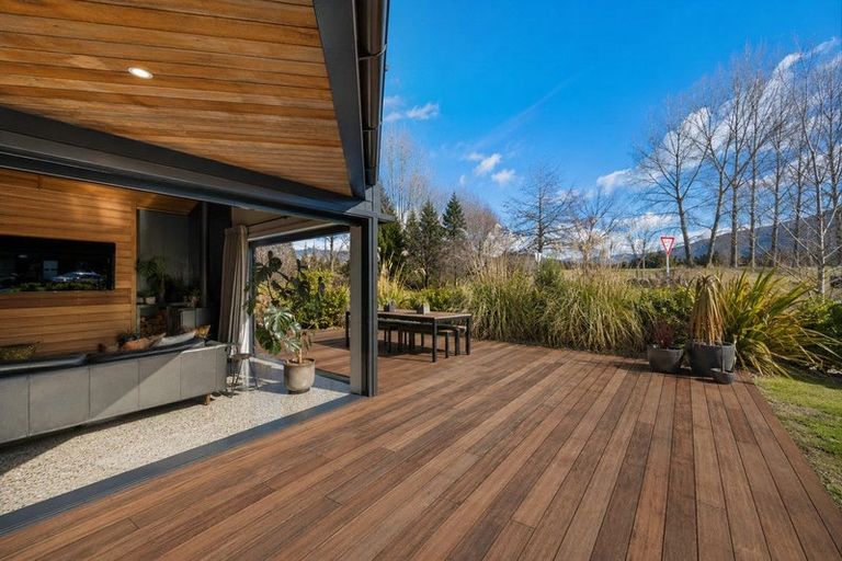 Photo of property in 2 Brodie Avenue, Arrowtown, 9302