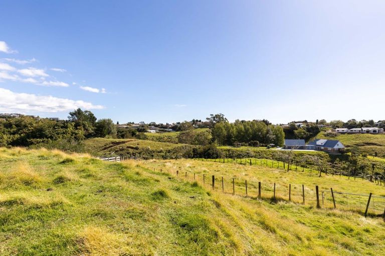 Photo of property in 57 Mcgiven Drive, Ridgewood, New Plymouth, 4371