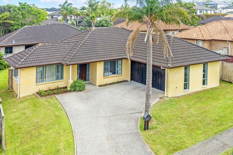 Photo of property in 8 Gilford Place, East Tamaki Heights, Auckland, 2016