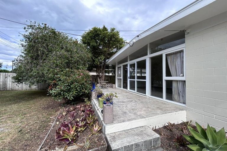 Photo of property in 10 Slako Crescent, Ruakaka, 0116