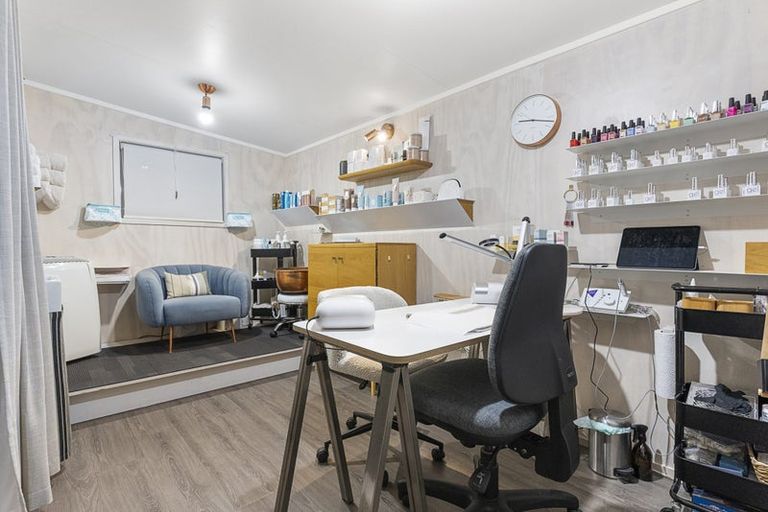 Photo of property in 72 Kiwitea Street, Sandringham, Auckland, 1041