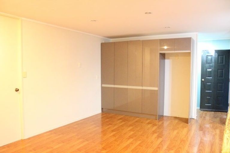 Photo of property in 1/18 Kenwick Place, Burswood, Auckland, 2013