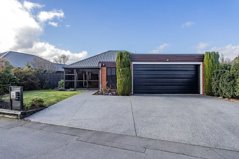 Photo of property in 2/1 Fountainhead Lane, Hillmorton, Christchurch, 8025