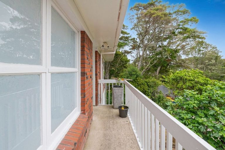 Photo of property in 2/10 Nea Place, Hillcrest, Auckland, 0627