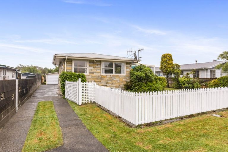 Photo of property in 84 Donovan Road, Paraparaumu Beach, Paraparaumu, 5032