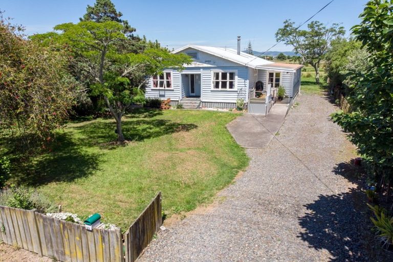 Photo of property in 23 Pipiroa Road, Ngatea, 3503