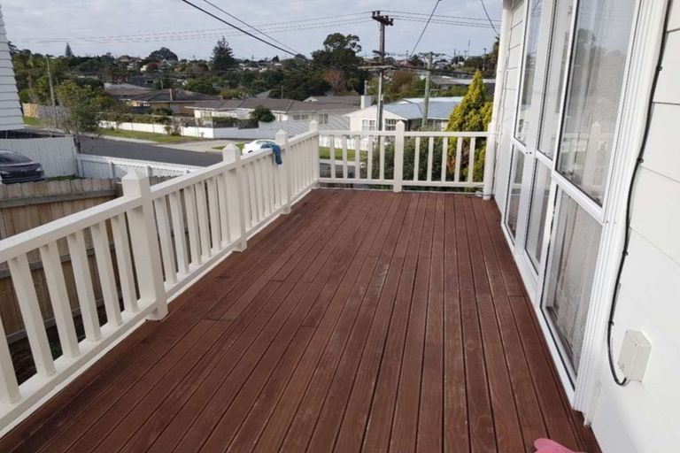 Photo of property in 1/22 Becroft Drive, Forrest Hill, Auckland, 0620