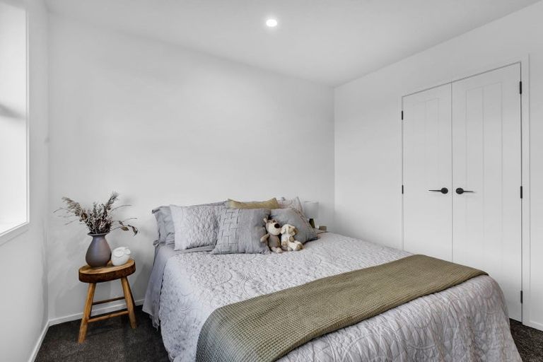 Photo of property in 6 Oliver O'leary Way, Westown, New Plymouth, 4310