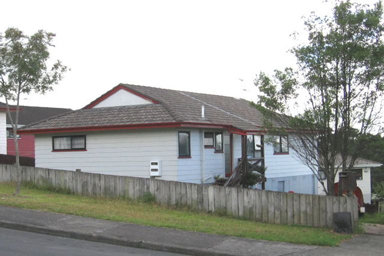 Photo of property in 21 Holmes Drive South, West Harbour, Auckland, 0618