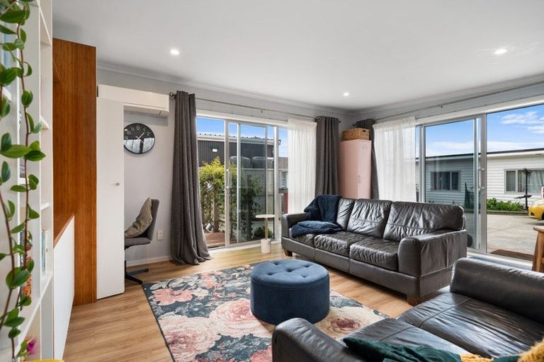 Photo of property in 17b Tuki Street, Titahi Bay, Porirua, 5022