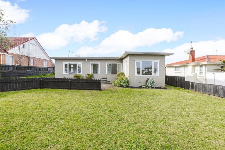 Photo of property in 1/40 Churchill Avenue, Manurewa, Auckland, 2102