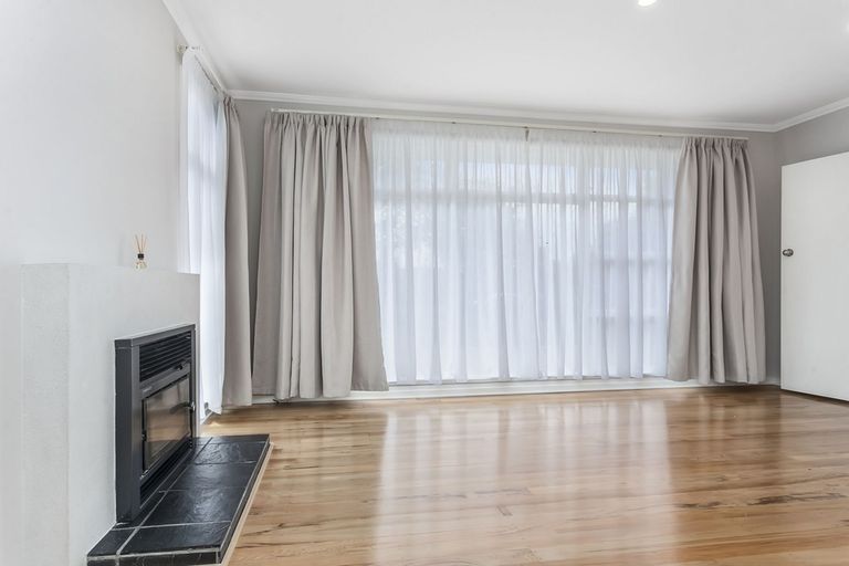 Photo of property in 281 Shakespeare Street, Leamington, Cambridge, 3432