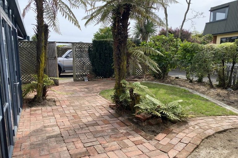 Photo of property in 70 Point Road, Monaco, Nelson, 7011