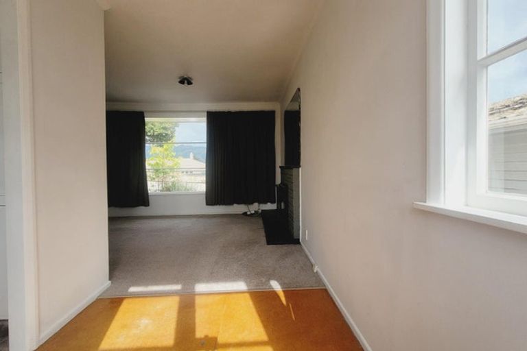 Photo of property in 25 Sievers Grove, Cannons Creek, Porirua, 5024