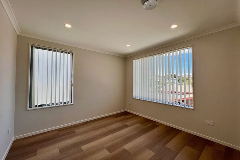 Photo of property in 109 Prince Regent Drive, Half Moon Bay, Auckland, 2012