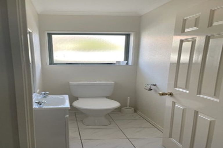 Photo of property in 17 Summerland Drive, Henderson, Auckland, 0612