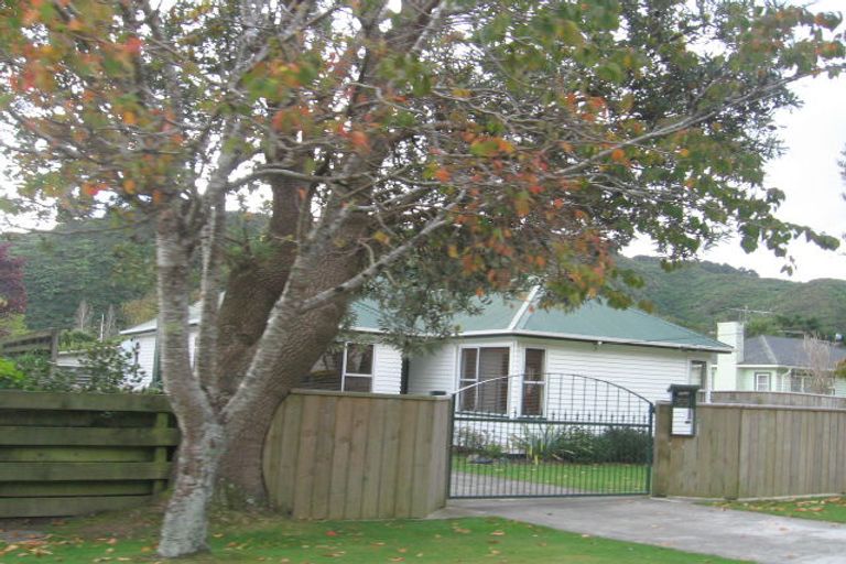 Photo of property in 55 Hine Road, Wainuiomata, Lower Hutt, 5014