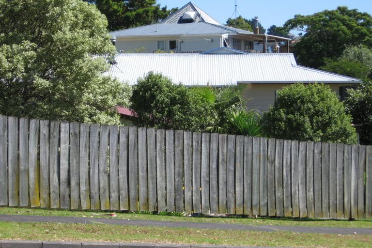 Photo of property in 48 Acacia Road, Torbay, Auckland, 0632