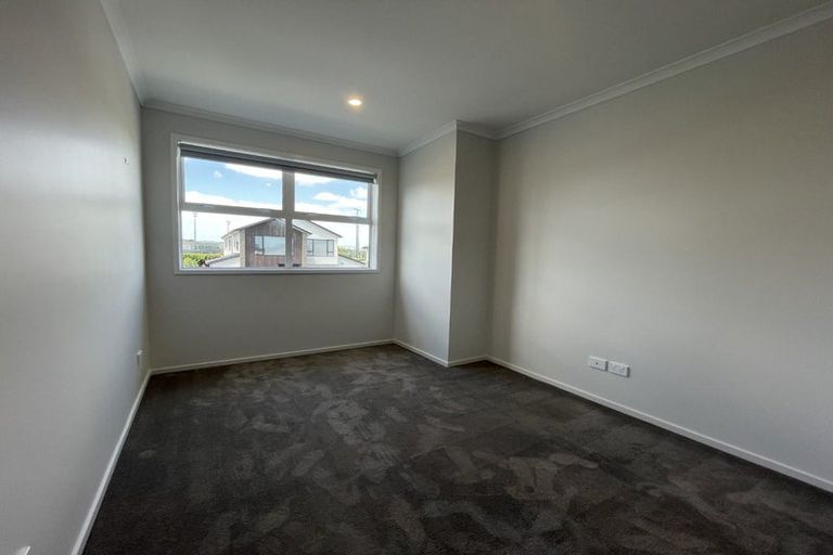 Photo of property in 3 Fort Lincoln Loop, Karaka, Papakura, 2113