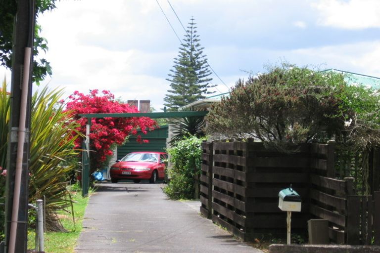 Photo of property in 36 Dignan Street, Point Chevalier, Auckland, 1022