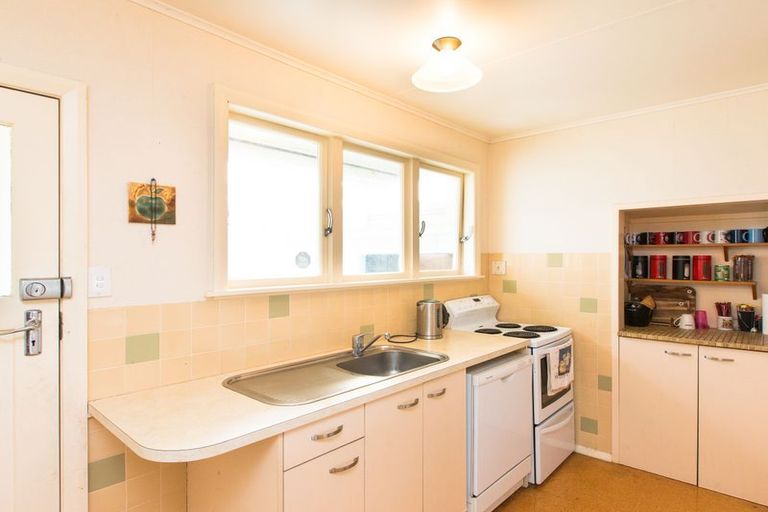 Photo of property in 43 Sutherland Crescent, Westbrook, Palmerston North, 4412