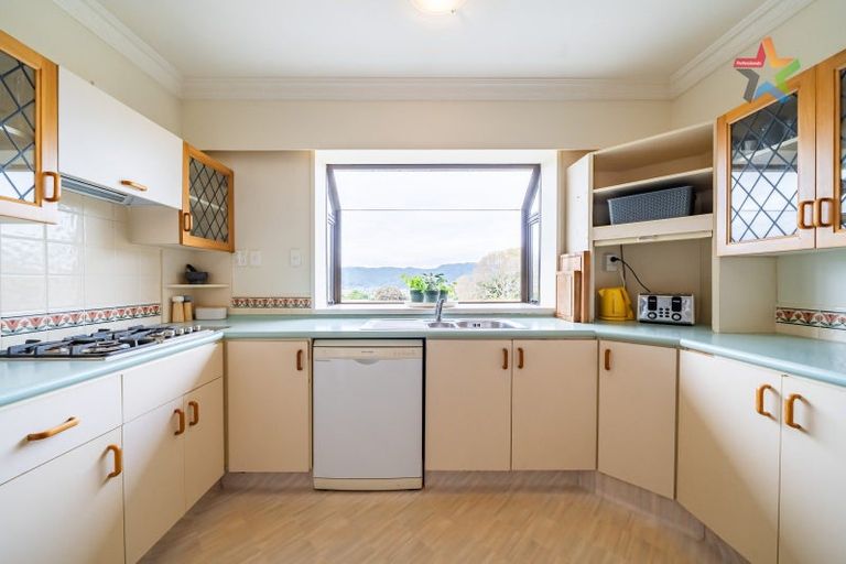 Photo of property in 4 Gainsborough Grove, Belmont, Lower Hutt, 5010