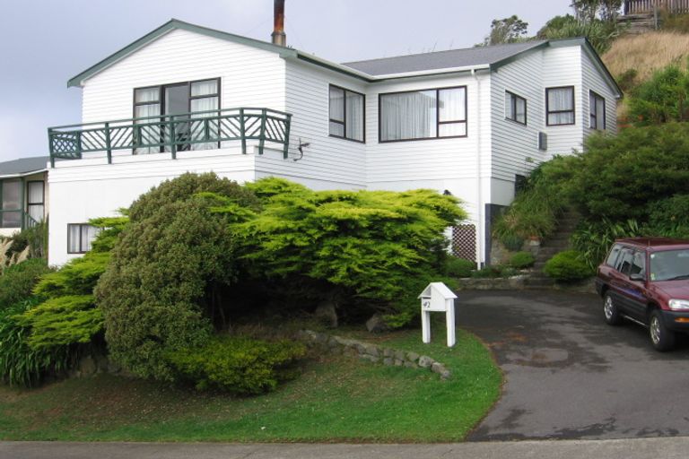Photo of property in 42 Chapman Street, Newlands, Wellington, 6037