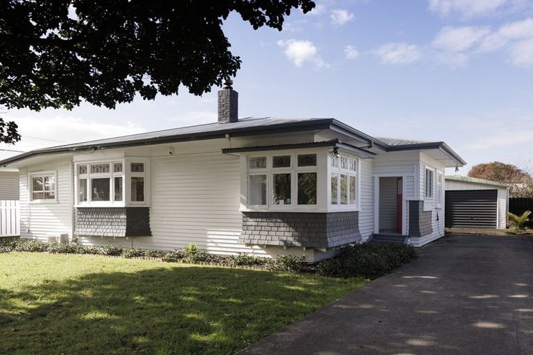 Photo of property in 6 William Street, Mangere East, Auckland, 2024