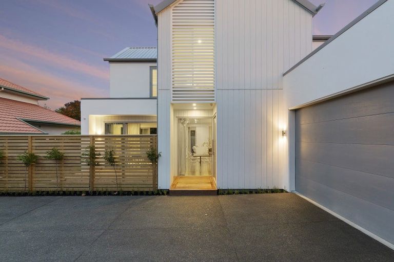 Photo of property in 96a Saint James Avenue, Papanui, Christchurch, 8053