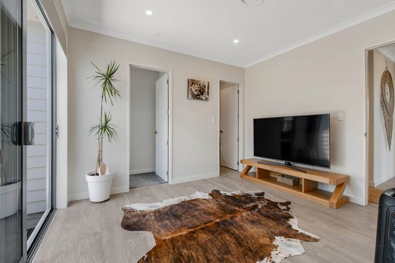 Photo of property in 87 Argent Lane, Wainui, 0932