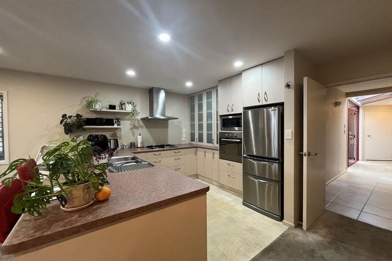 Photo of property in 23 Breakwater Road, Moturoa, New Plymouth, 4310