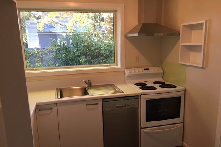 Photo of property in 2/8a Elmwood Road, Strowan, Christchurch, 8052