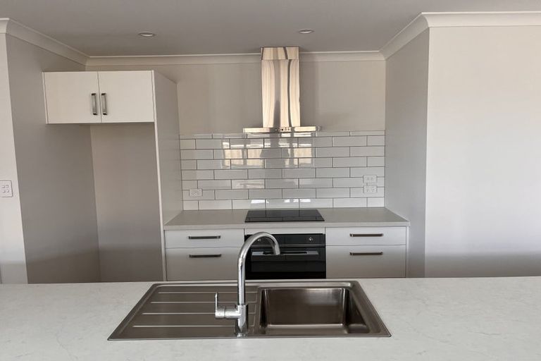 Photo of property in 4 Cousins Street, Woodend, 7691