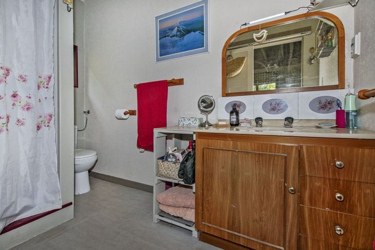 Photo of property in 54 Paparoa Station Road, Paparoa, 0571