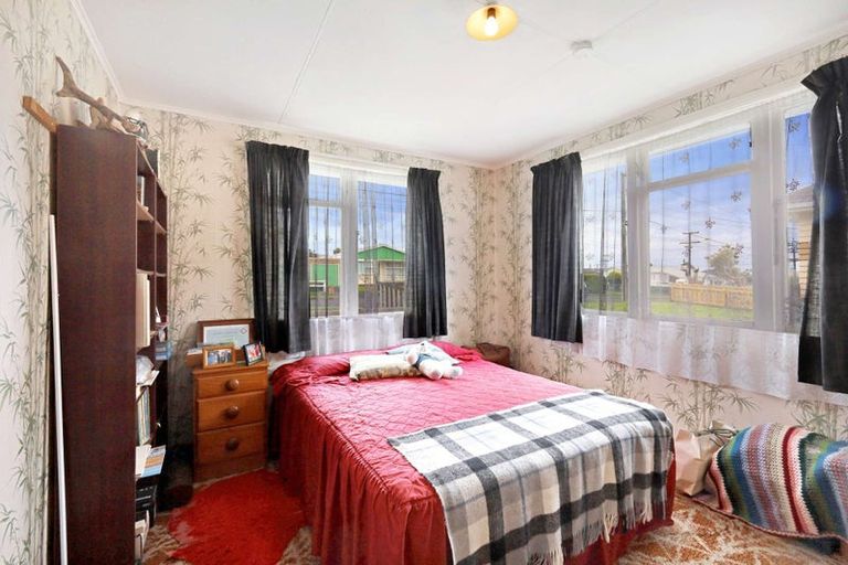 Photo of property in 42 Banks Street, Marfell, New Plymouth, 4310