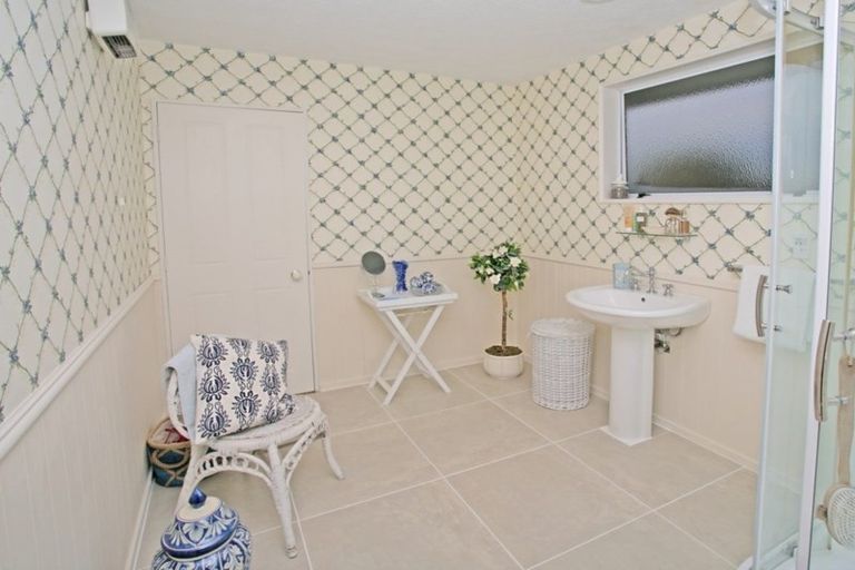 Photo of property in 46 Kilmarnock Street, Wallacetown, 9816