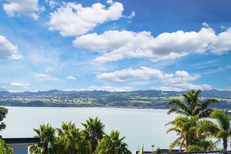 Photo of property in 11 View Road, Shelly Park, Auckland, 2014