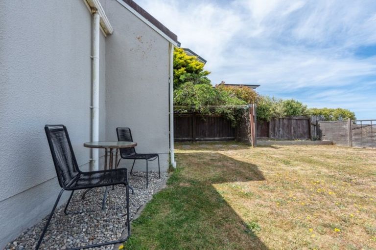 Photo of property in 2b Paratu Way, Strathmore Park, Wellington, 6022