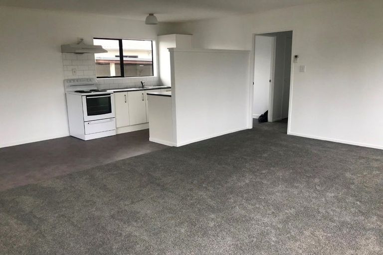 Photo of property in 2/27 Templeton Place, Clendon Park, Auckland, 2103
