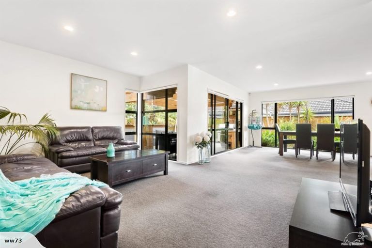 Photo of property in 103 Hugh Green Drive, Pinehill, Auckland, 0632