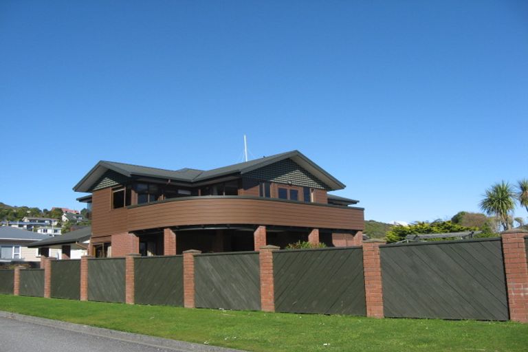 Photo of property in 35 Domain Terrace, Karoro, Greymouth, 7805