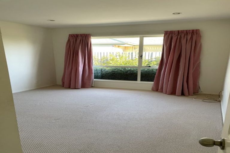 Photo of property in 1 Carmana Gardens, Rangiora, 7400
